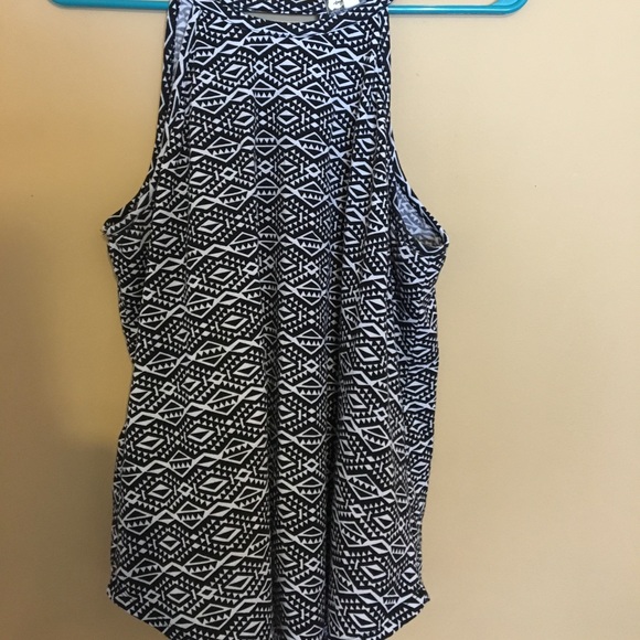 Patterned Tank Top - Picture 4 of 5